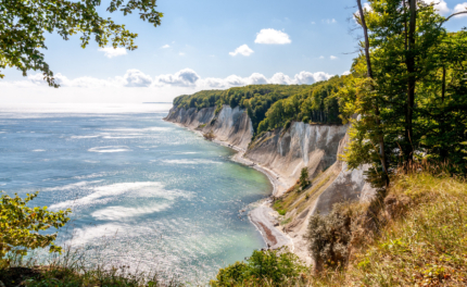 Rügen: Kreidefelsen, Ostsee. Ideal für Urlaub, Ferienwohnungen & Ferienhaus Management auf Rügen.