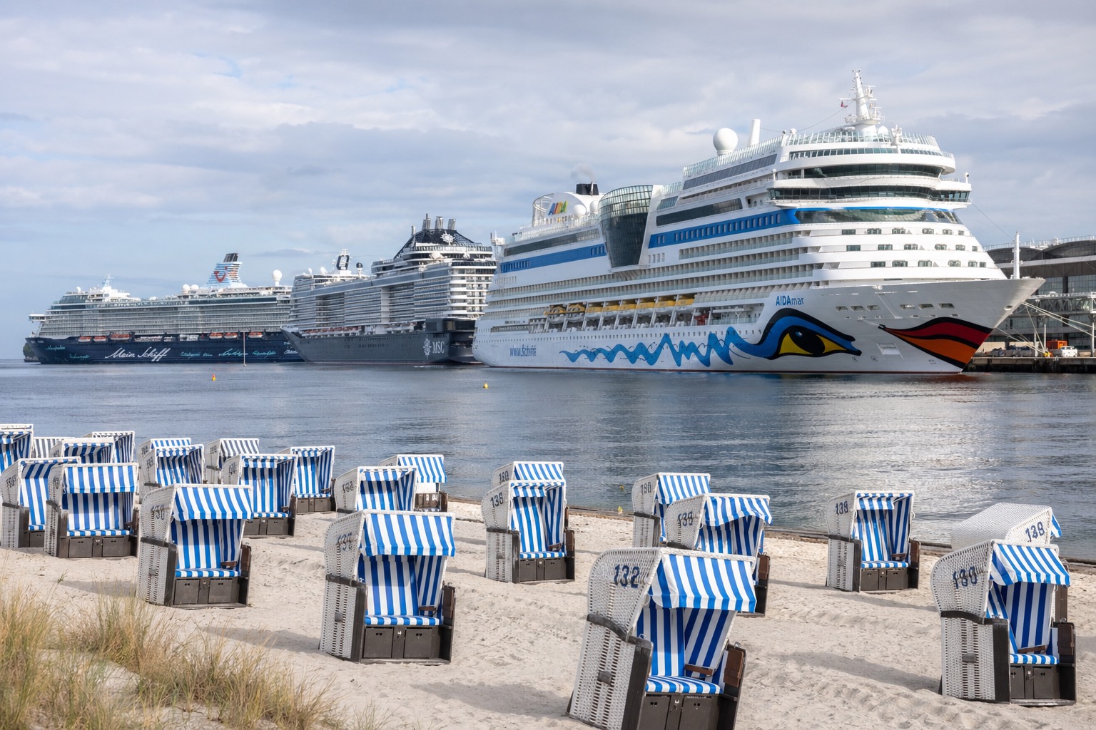 Kreuzfahrtschiffe in Warnemünde
