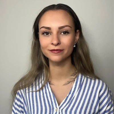 Larissa Sarah Müller, selbstständige Social-Media-Managerin für Ferienimmobilien