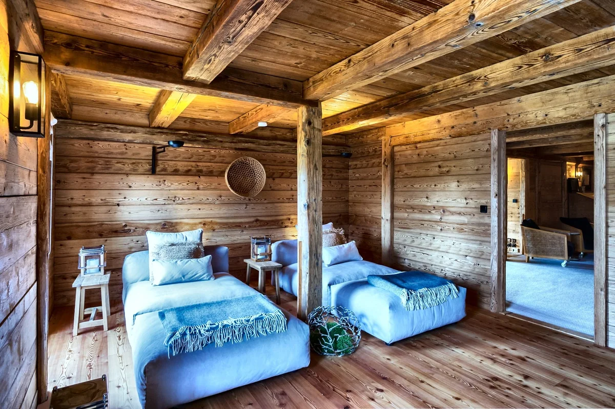 Schlafraum in einem umgebauten Bauernhof-Chalet, Arbeitsprobe von Fotofavorit