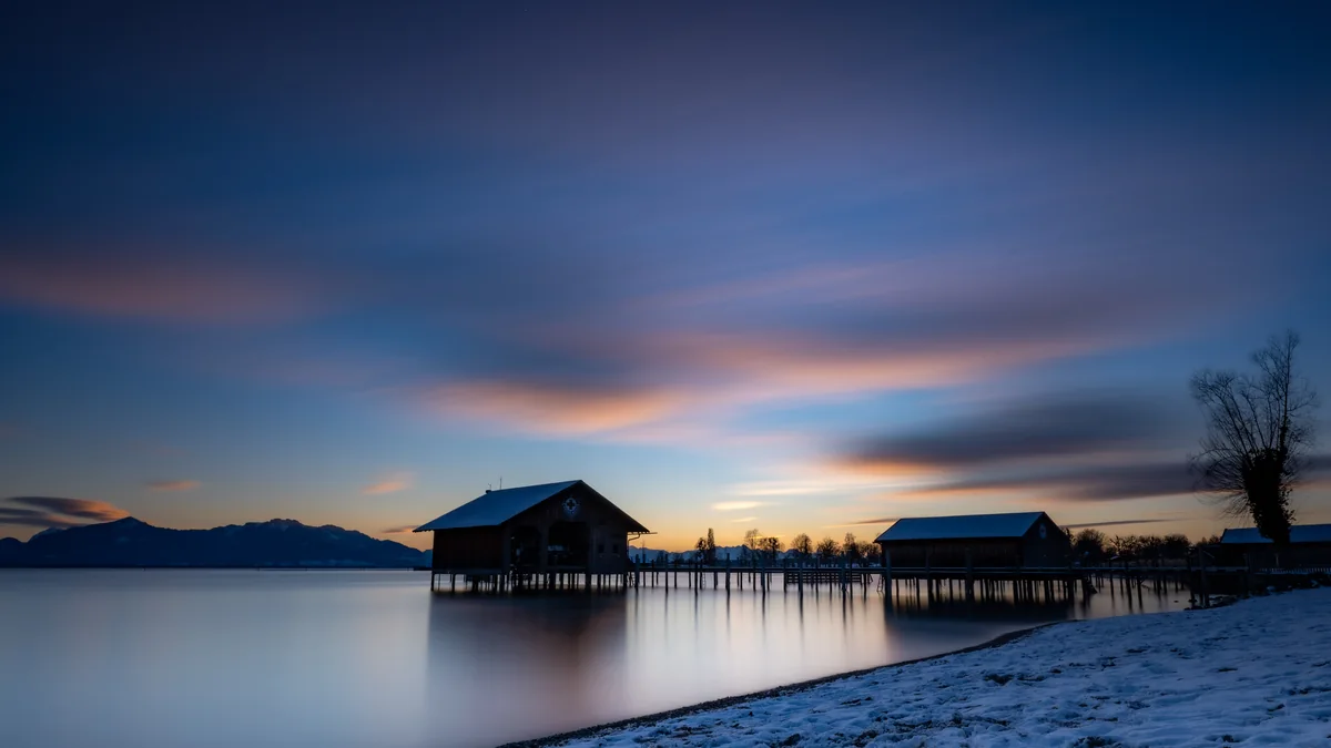 Bootshaus am Chiemsee in der Abenddämmerung, Arbeitsprobe von The Landscapers